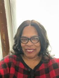 Barry Manilow donates musical instruments to school music programs