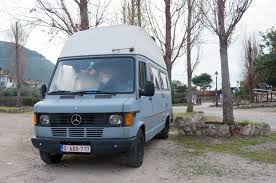 Decouvrir L Europe En Camion Detour Local En Fourgon Amenage Fourgon Amenage Fourgon Vans