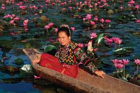 Photos Lake Sebu Childhood, puberty and adolescence and the crowning celebration the t'boli metalcraft tradition distinguishes. photos lake sebu
