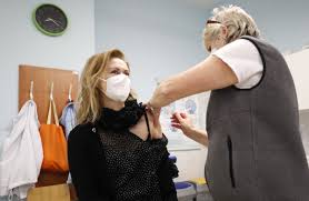 Registrácia z vašej krajiny cez online formulár bohužiaľ nie je možná. Koronavirus Na Slovensku V Bratislave Skolabovalo Ockovanie Sme