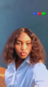 Father-in-law secretly fixes broken hairbrush as thoughtful gesture