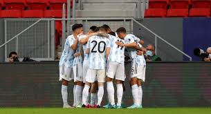 El oponente al que en más ocasiones se ha enfrentado es la selección de argentina, con la cual jugó 103 encuentros, seguido de brasil con 80 y de uruguay con 74. Szsdvk Xehrkrm