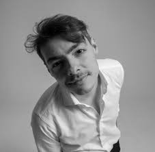 Behind every Wedding Key Studio film, there is a team of creatives who  share one vision: telling love stories with authenticity, elegance, and  cinematic quality. Wedding Key Studio was founded by Francesco,