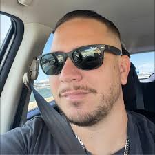 How to get taxi around Aruba , are there any app , can we pay cash , Any  recommendations Thank you all