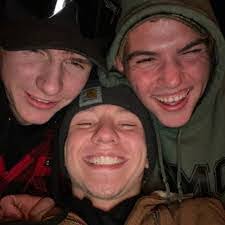 Aaron Vansickle's Instagram, Twitter & Facebook