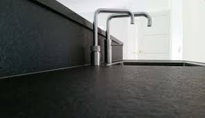 pin op natuursteen keuken