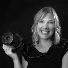 Sonya Lang's Instagram, Twitter & Facebook