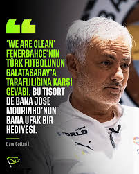 🎁 JOSE'NİN HEDİYESİ… Gazeteci Gary Cotterill, Sky Sports yayınına  Fenerbahçe tişörtü ile çıktı, arka planını anlattı. 🗣 Gary Cotterill  ''Jose ile uçağa giden ringde karşılaştık. Kafasında beyzbol şapkası vardı  fakat buna rağmen