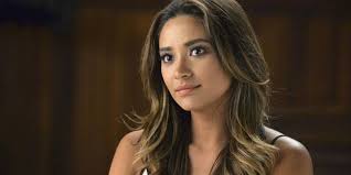 Pretty Little Liars: How Emily Changed From Season 1 (& How She's The Same)