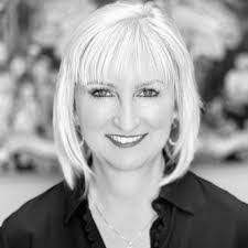 Mary Tremain's Instagram, Twitter & Facebook