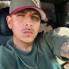 Edgar Navarro (@navarrobarbae) • Facebook