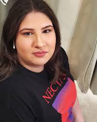 I decided to wing it. My child just graduated with honors!!! Haha. To those  who didn't follow, a glitch happened, and my kid graduated in college.  Well, it is Nancy Drew. Kid