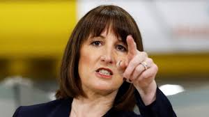 Reeves looks to the skies in search of economic growth with support for  Heathrow