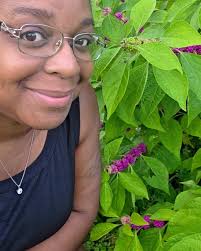 Beautyberry uses and benefits as food and repellent