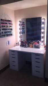 Sooyee white makeup organizer,modern jewelry and cosmetic storage display boxes with led lighted mirror,cosmetic storage for bathroom, dresser, vanity and countertop (3 drawers) 4.5 out of 5 stars. 17 Diy Vanity Mirror Ideas To Make Your Room More Beautiful Enthusiasthome Glam Room Diy Vanity Mirror Beauty Room