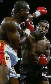 Mike Tyson Vs Razor Ruddock Mike Tyson Boxing Images Tyson