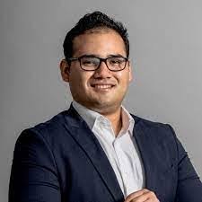 Edgar Villamil's Instagram, Twitter & Facebook