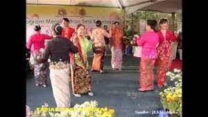 Interestingly, baba nyonya relates themselves with the modernism while still retaining the chinese culture and tradition. Jkkn Pemetaan Budaya Tarian Baba Nyonya