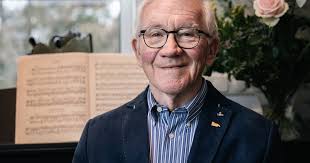 Henk Bakker begon 70 jaar geleden op dwarsfluit, 'mijn vingers waren te  kort voor een ander instrument'