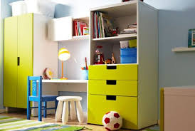 Ikea Aufbewahrungssysteme Fur Kinderzimmer Wie Z B Stuva Aufbewahrung Mit Turen Weiss Grun Kinder Zimmer Schreibtische Kinderzimmer Zimmer