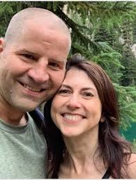 La nueva vida de Mackenzie Scott, la exmujer de Jeff Bezos que decidió  donar US$6.000 millones de su fortuna