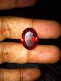 Batu ini juga dikenal sebagai batu yang memiliki nilai seni dan nilai prestis yang sangat tinggi. Khasiat Batu Serai Merah Jambu