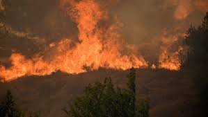 Incendie var aujourd'hui, feu var, incendie en cours. Aude Incendie De Moux 850 Hectares Detruits Le Feu Toujours Pas Fixe Les Pompiers Appellent Au Civisme Lindependant Fr
