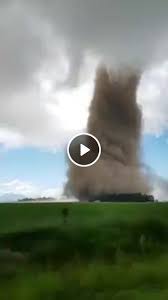 Перевод слова tornado, американское и британское произношение, транскрипция, словосочетания, однокоренные слова, примеры использования. The Epicenter Of The Terrible Tornado Tornado Pictures Nature Wild Weather
