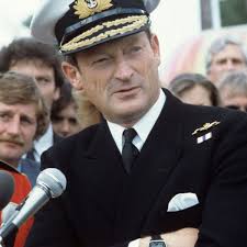 Sir John 'Sandy' Woodward: Admiral who led the British Task Force to the  Falklands in 1982