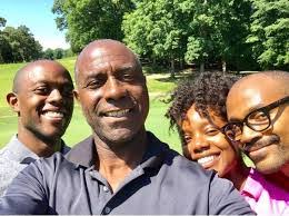 Cindy Lott's Instagram, Twitter & Facebook