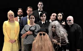 Though he wasn't really a bad person anyway, this particular incarnation of fester was portrayed as more friendly and jovial than usual. Die Addams Family 2019