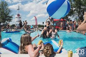 Open to meeting new people and making new friends? Best Places To Meet Your Match If You Re Single In Denver 303 Magazine