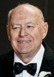 Robert Lear's Instagram, Twitter & Facebook