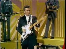 Waylon Jennings Only Daddy That Ll Walk The Line The Johnny Cash Show Youtube Brown Eyed Handsome Man Waylon Jennings Country Music Singers