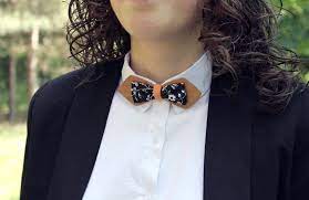 Avec un smoking, il n'est plus obligatoire de porter un noeud papillon noir, mais il existe aussi beaucoup d'autres couleurs. Ø¯Ù…Ø¬ Ø£Ù…Ù„Ø£ Ø§Ù„Ø°Ø§Øª Dessin Noeud Papillon Femme Dsvdedommel Com