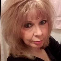 Lori Deluca's Instagram, Twitter & Facebook