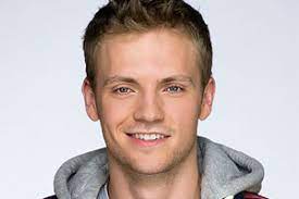 He made his feature film debut in the comedy summertime blues (2009). Robin Mertens Rote Rosen Wiki Fandom