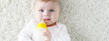 Verhält es sich im wesentlichen wie sonst oder ist es ungewöhnlich reaktionslos, elend. Wie Viel Und Was Sollte Mein Baby Trinken Babymarkt De
