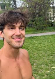 Filmy użytkownika Max Krueger (@maxkrueger_official) z muzyką Ill make you  miss me by Artemas