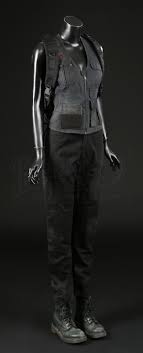 Jason clarke's john connor is not who he seems in a set of 5 terminator genisys posters. Terminator Genisys Sarah Connor S Emilia Clarke Bloody Vest Costume Current Price 1100