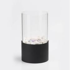 Ces petits modèles se prêtent bien à être disposés dans de petits endroits tels les meubles d'entrée, les tables basses ou encore tables à manger : Cheminee De Table Fonctionnant A L Ethanol Modele Grand Tube