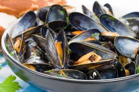 Sono molte le ricette che si possono preparare con questo speciale abbinamento, molte delle quali non risultano essere affatto complicate come starete immaginando. Come Pulire E Cucinare Le Cozze Unadonna