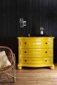 Moderniser Un Meuble Ancien En Couleurs La Brillance Sublime Liberon Relooker Meuble Mobilier De Salon Relooking Meuble