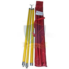 Bảo Vệ An Toàn Trong Công Việc: Găng Tay, Ủng, Sào Cách Điện