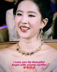 Side profile..........perfect🥰 #LiuYuning 🌻😍😘