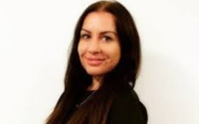 Leanne Rollins's Instagram, Twitter & Facebook