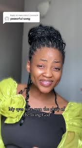 Melinda Sampson's Instagram, Twitter & Facebook