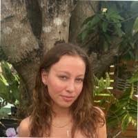 Nicole Abraham's Instagram, Twitter & Facebook