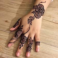 Pakistani Bride On Instagram Pretty Unique Designs Via Raudhahedrah Pakis Latest Mehndi Designs Henna Tattoo Hand Mehndi Designs For Fingers