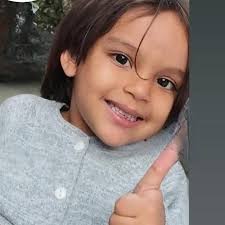 Medellín llora a Nairkel: el niño de 4 años que murió tras las torturas de  su padrastro Prensapaisa.com La vida de Nairkel Aldrain Botía Manrique se  apagó a los cuatro años de